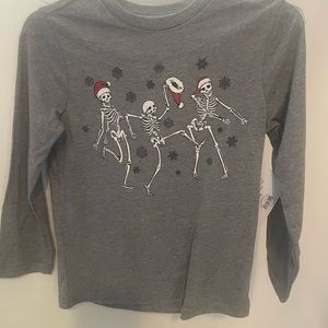 Gray Boy Christmas Tee with skeletons size XS (4/5 Long Leeves